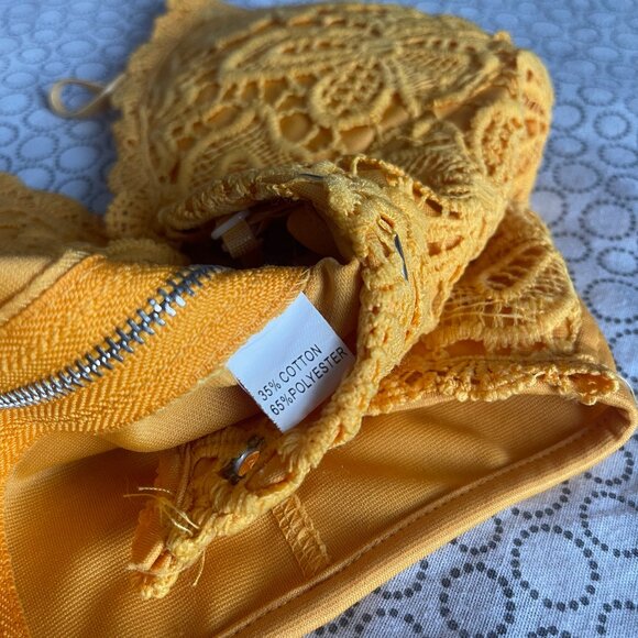 Trendy Yellow Cropped Tank - Picture 3 of 3